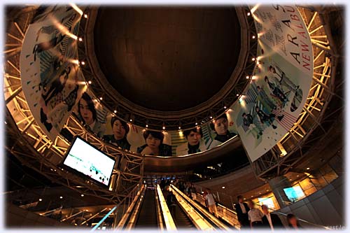 �Z�{�؃q���Y