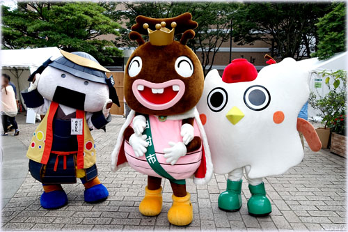 むすび丸、カブトン、はっとン
