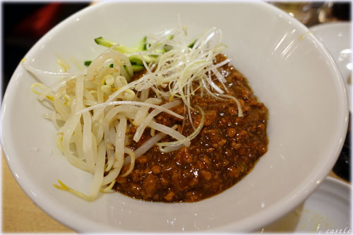京華小吃(ジンホワ)のジャージャン面