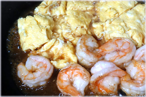 卵と海老の炒め物