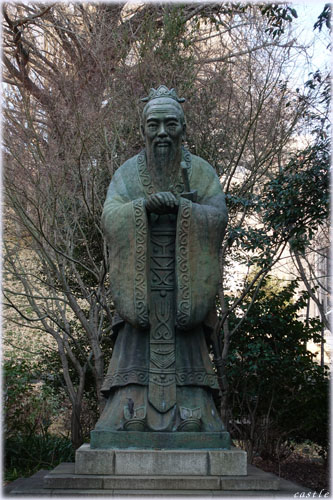 孔子像:湯島聖堂
