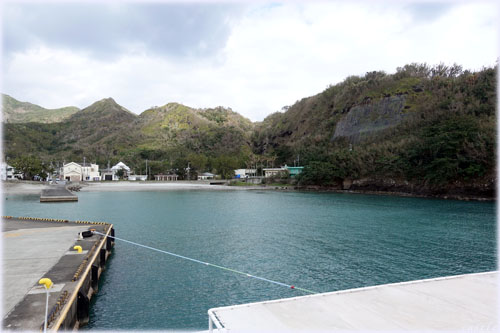母島・沖港
