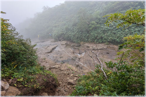 下山で沢下り