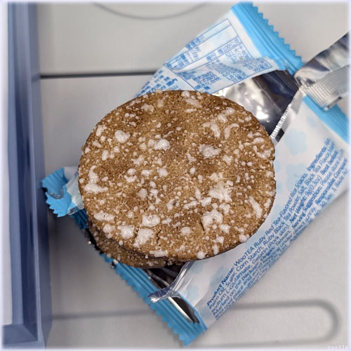 機内食にハチワレ